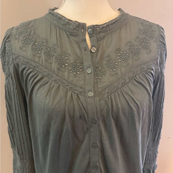 Elegant Eyelet Lace Trim Blouse - Picture 3 of 9